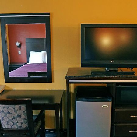 Travel Plaza Inn Compton Kültér fotó