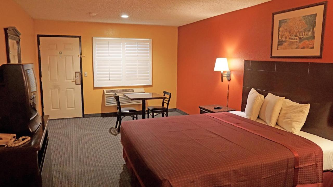 Travel Plaza Inn Compton Kültér fotó